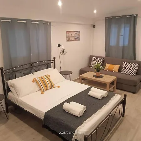 Cozy New In Tzanata דירה